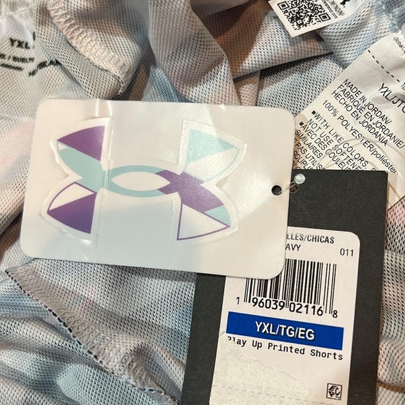 Girls Play Up Under Armour Printed Shorts (XL) - Picture 8 of 8